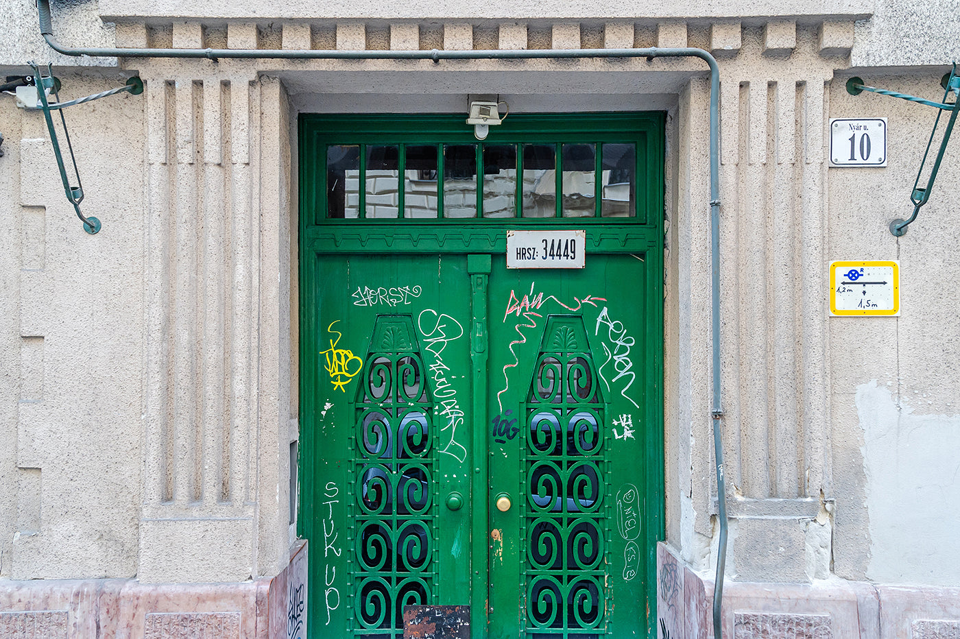 Nyár Street Gate 10 #4060