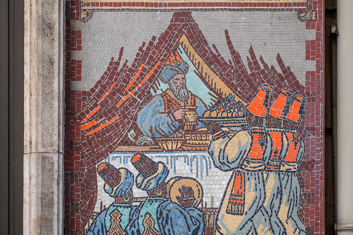 Szondi's two eunuchs on the facade of the Peace Hotel #4289