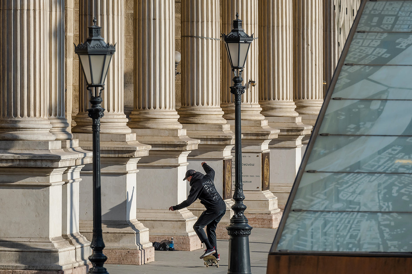 Gördeszkás a Corvinus Egyetemnél #4292