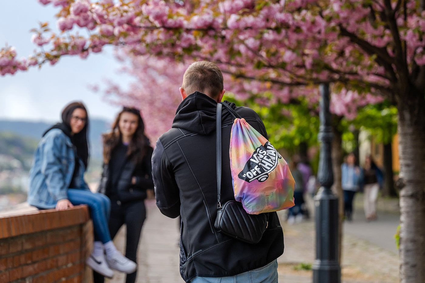 People taking photos on the Tóth Árpád promenade #4328