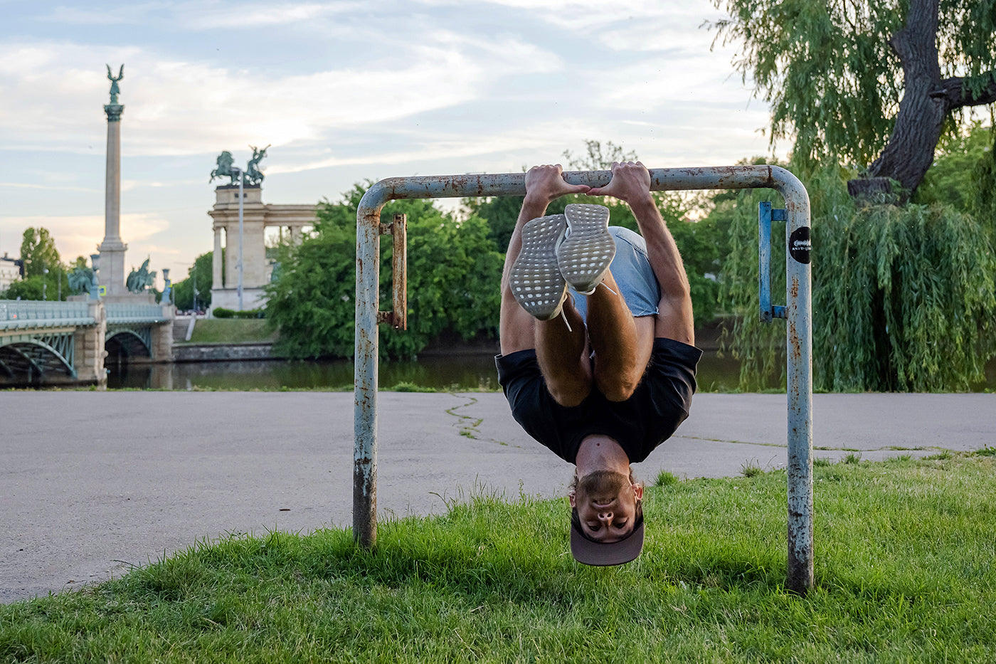 Alternative street workout in the City Park #4364