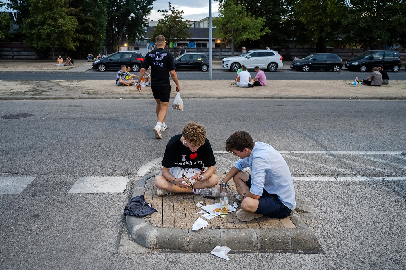 Alapozás a Sziget előtt az Auchan parkolójában #4489