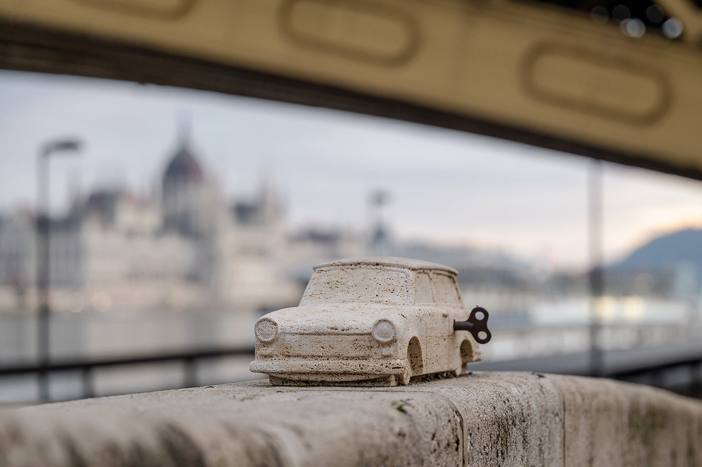 Trabant miniszobor a Margit-hídnál #4741