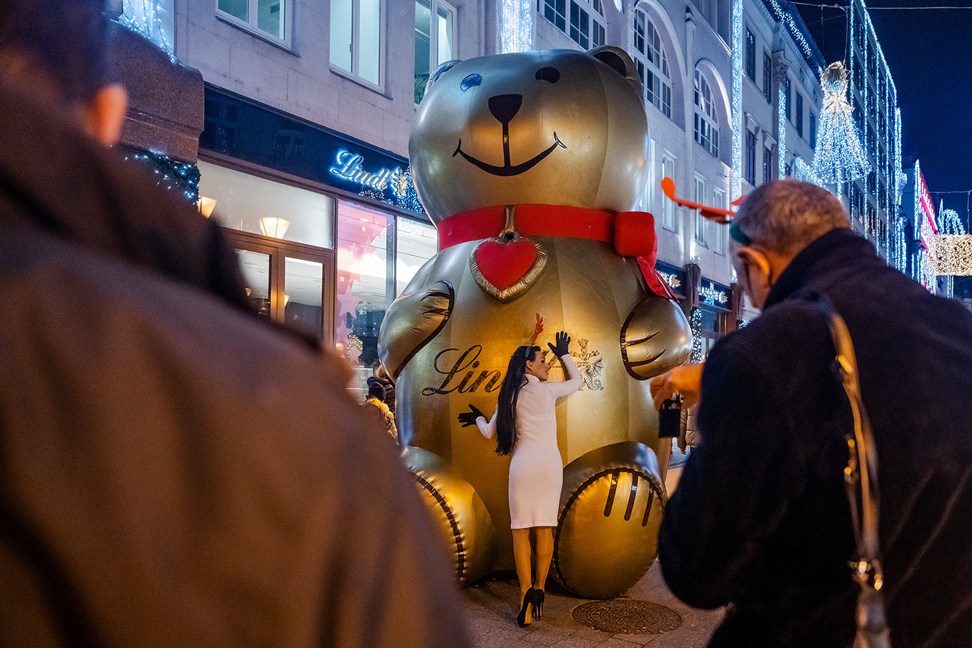 Tourists taking photos on Fashion Street #4753