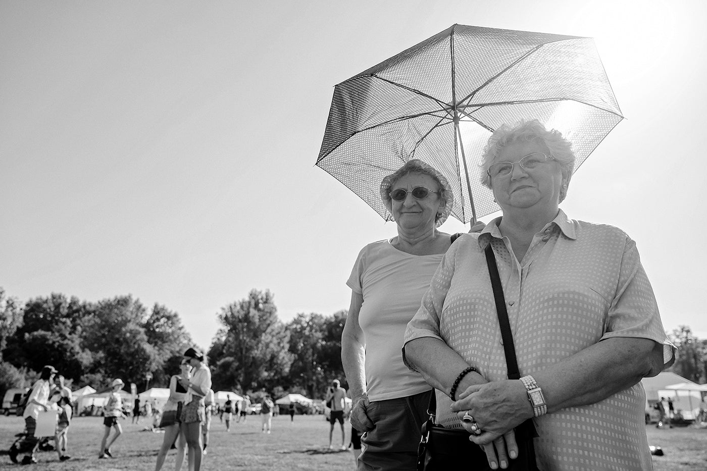 With an umbrella in the City Park #4783