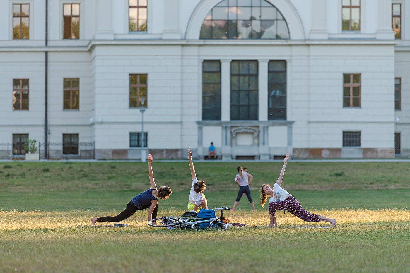 Yoga enthusiasts in the Orczy Garden #4797