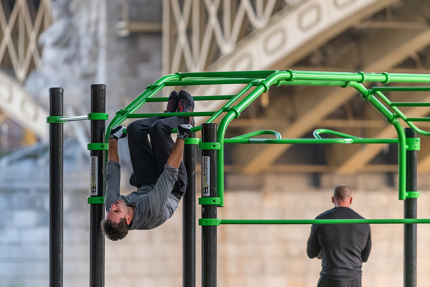 Street workout at the foot of Margaret Island #5559