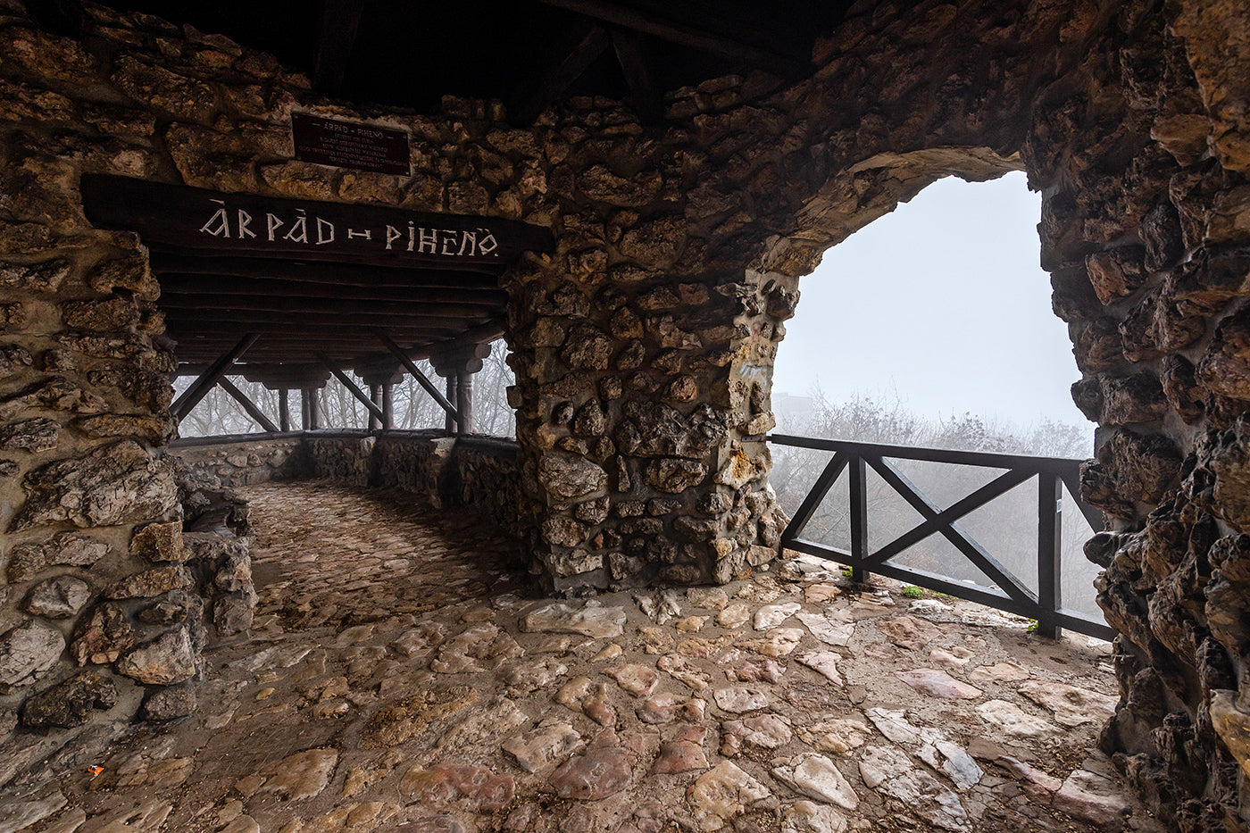 The foggy Árpád lookout #5659