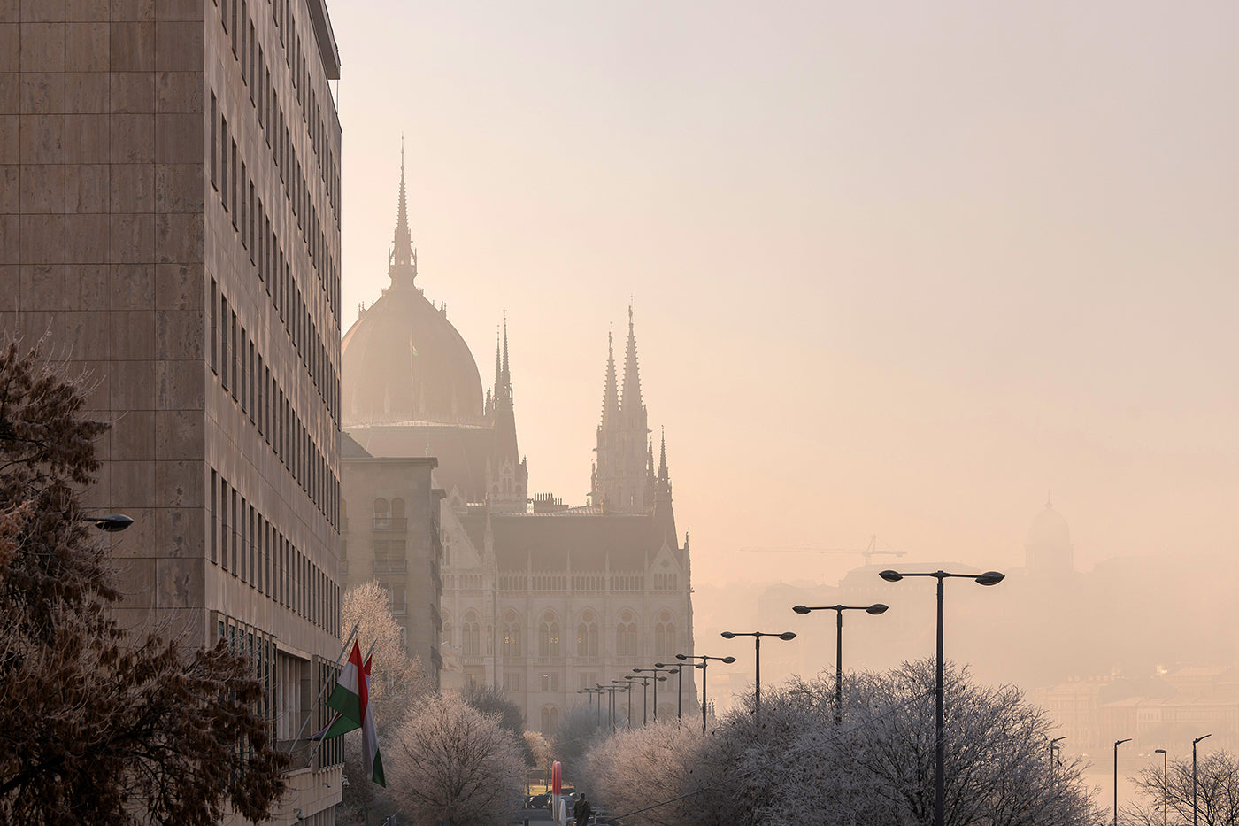Parlament reggeli ködben #5900
