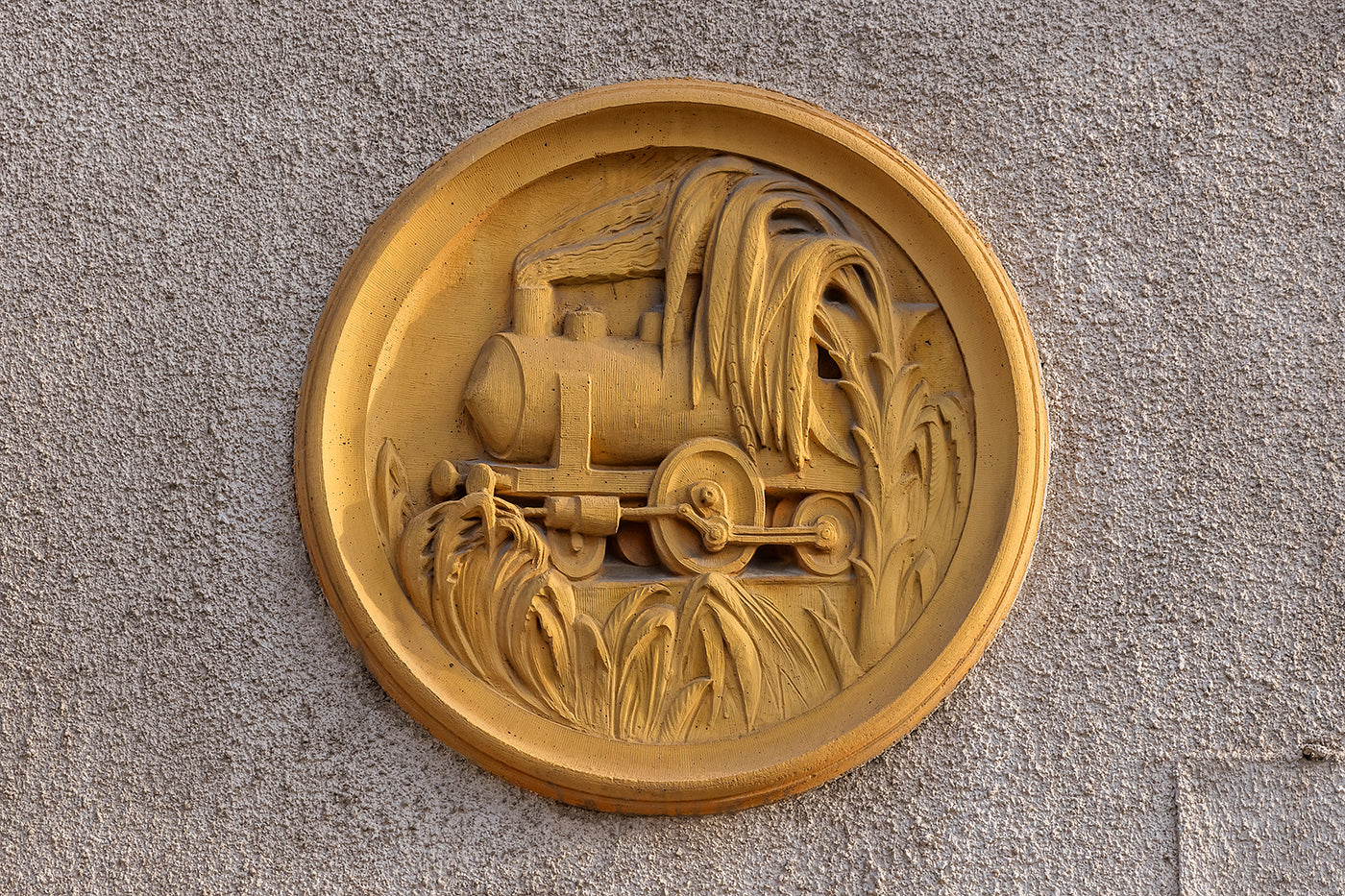 Detail of the facade of Radnóti Miklós Street 21/b #5974