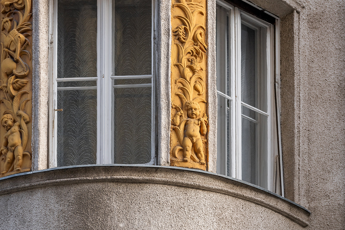 Details of the facade of Radnóti Miklós Street 21/b #5976