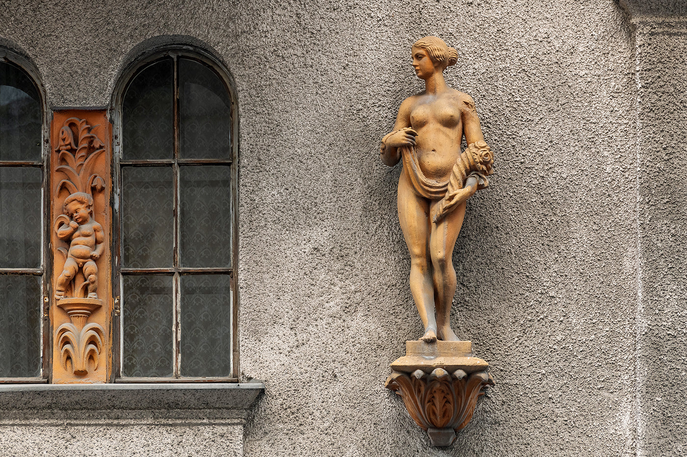 Detail of the facade of Radnóti Miklós Street 21/b #5979