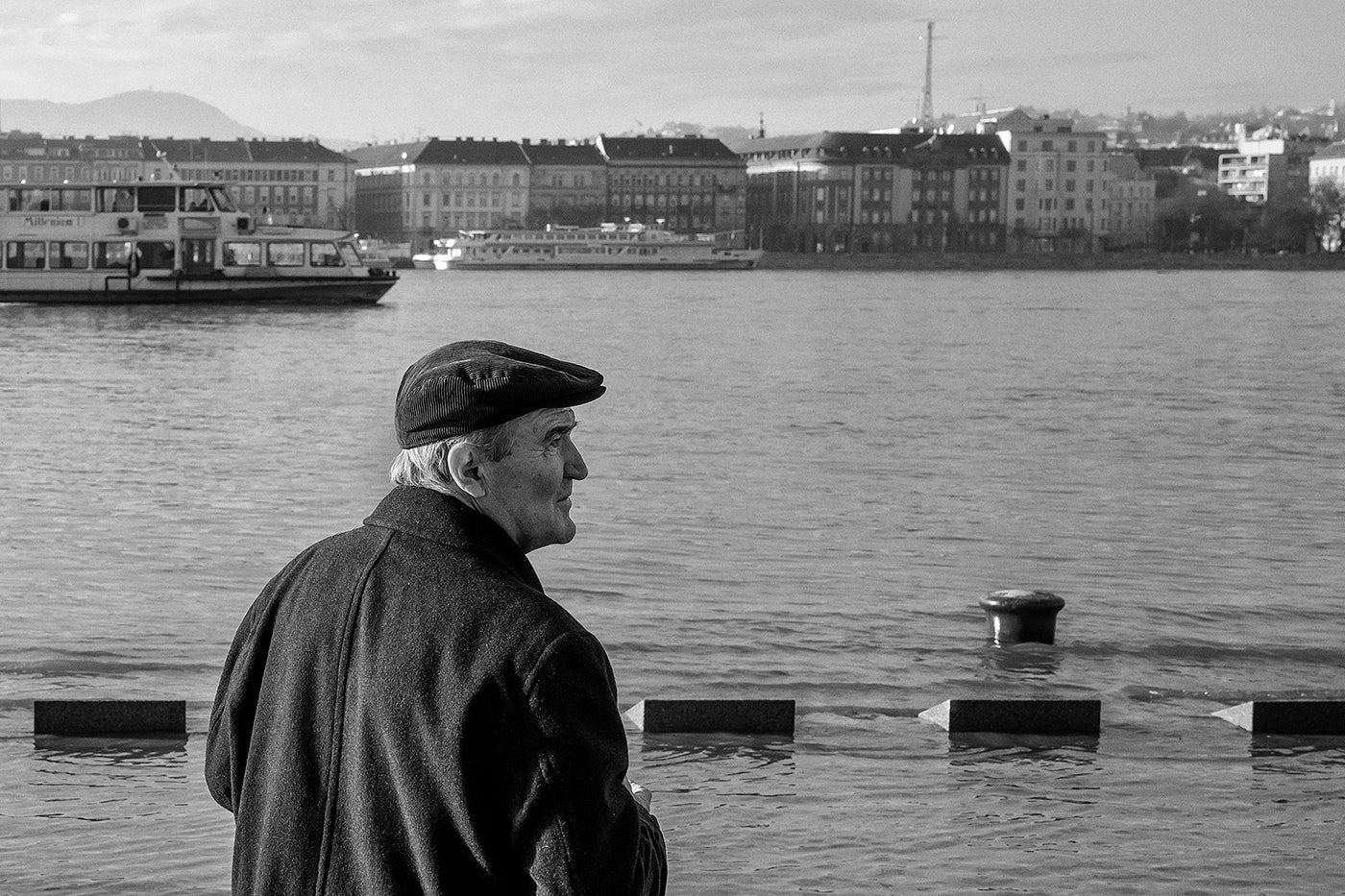 Flood on the quay #6116