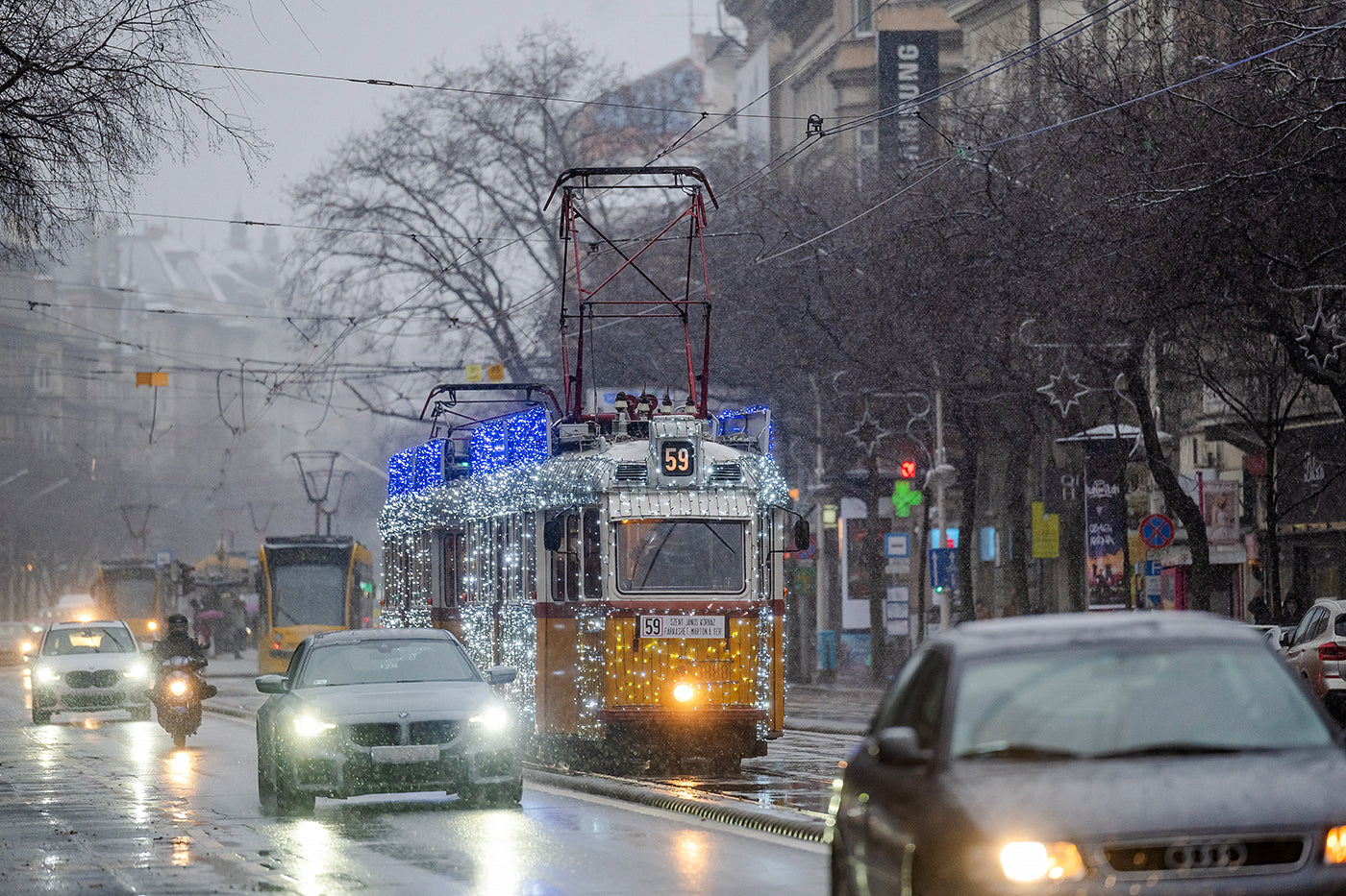 Christmas tram on the Grand Boulevard #6226