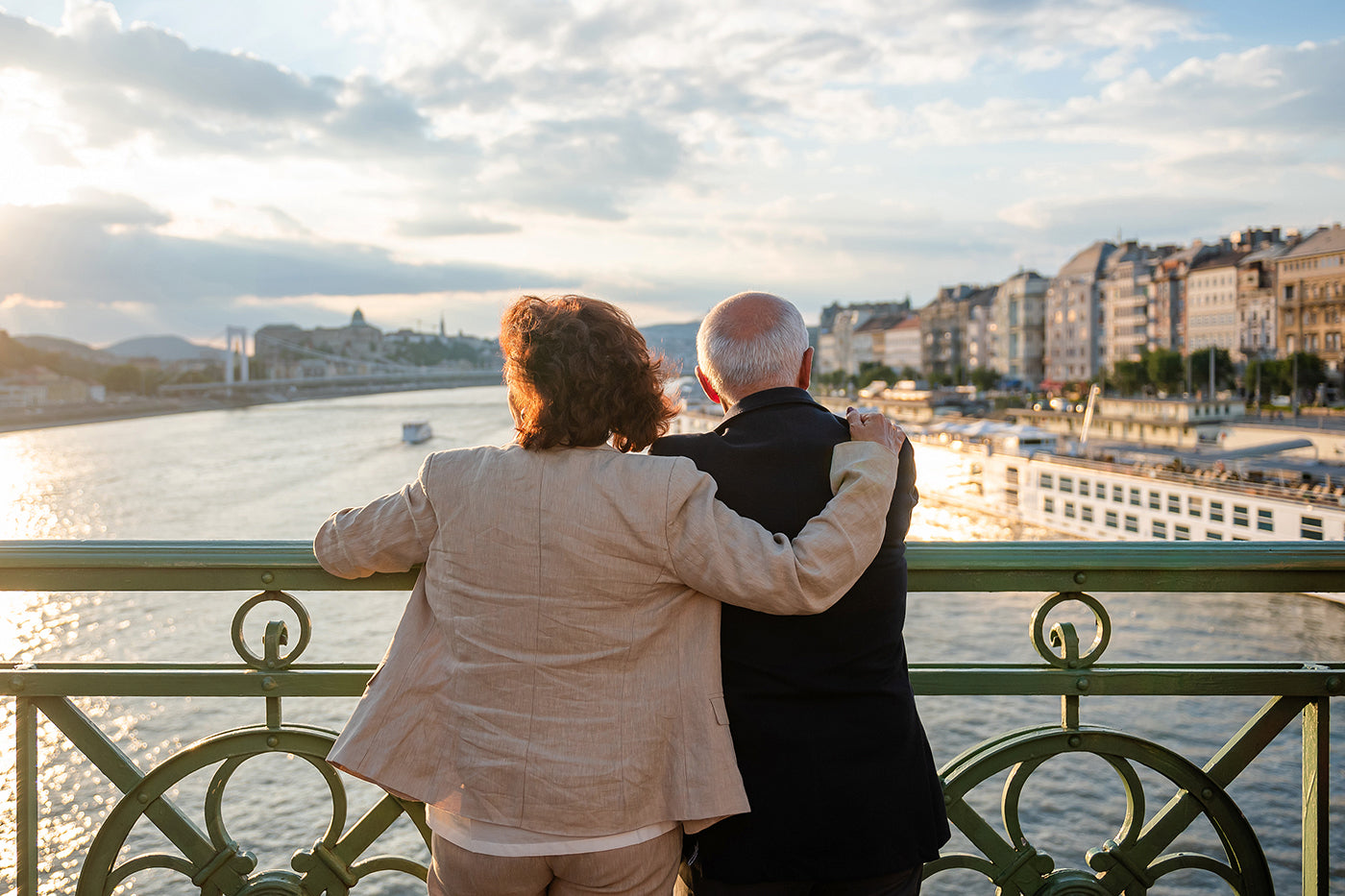Elderly couple on Liberty Bridge #6268