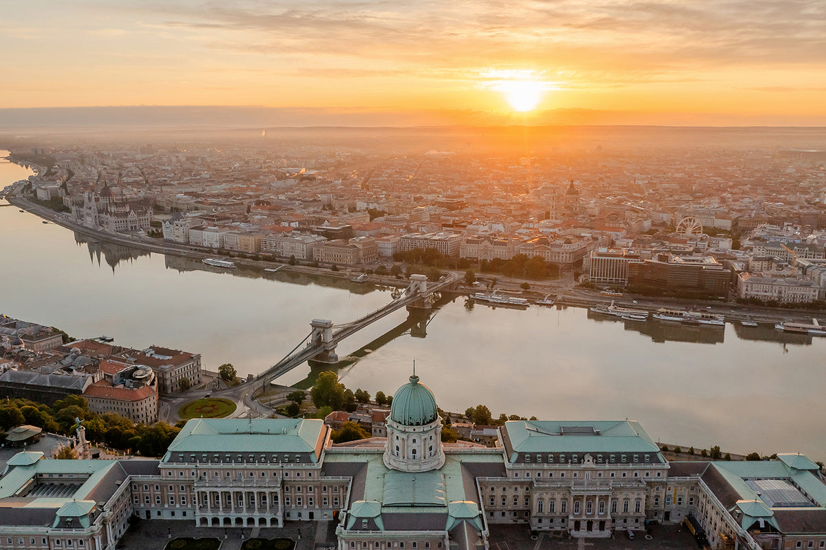 Budapest látképe napkeltekor a Vár felől #6349