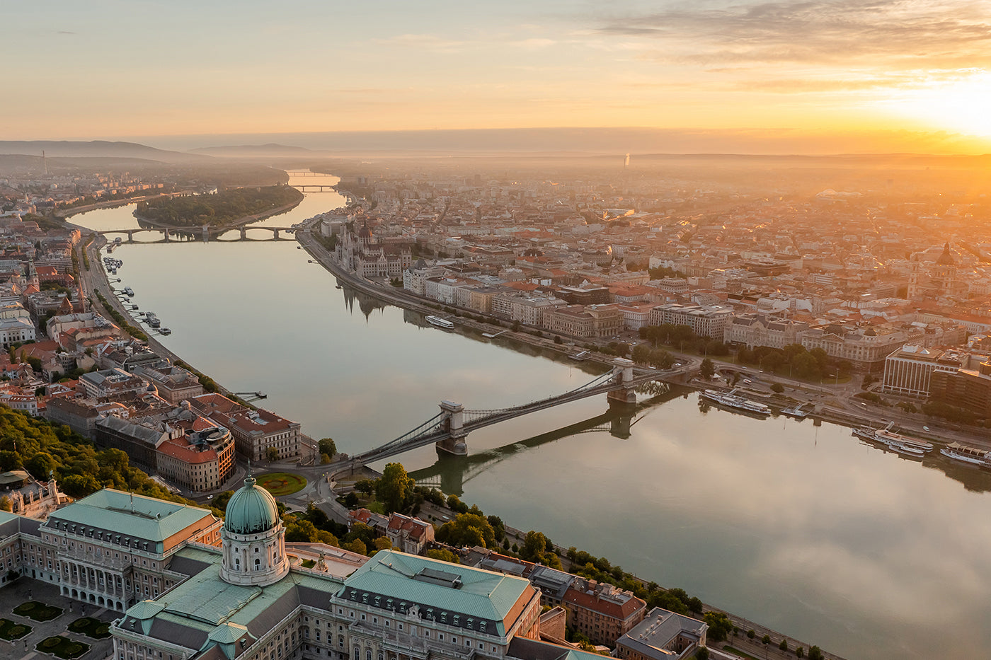 Budapest látképe napkeltekor a Vár felől #6351