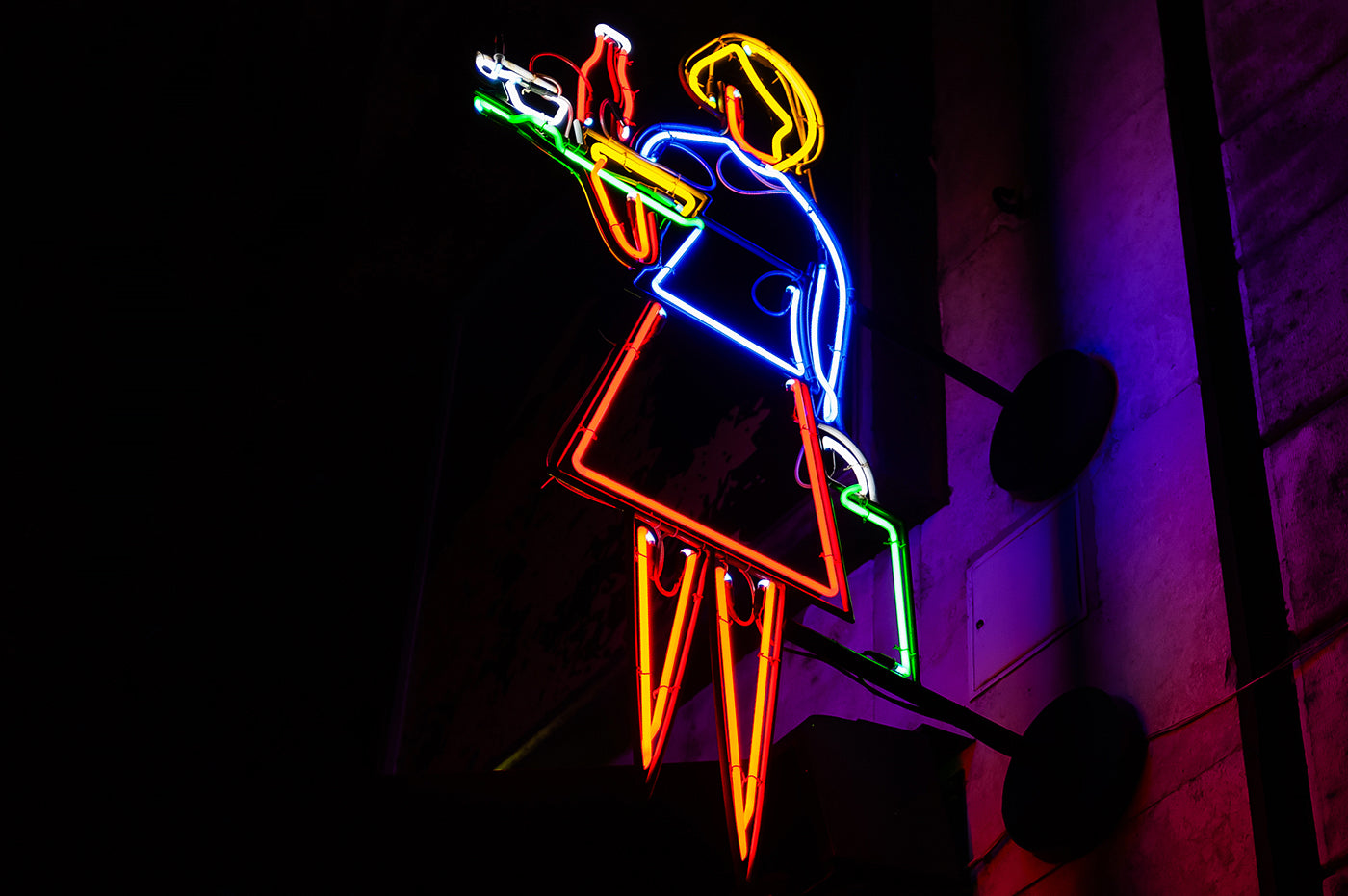 Pincérnő neonreklám #6671