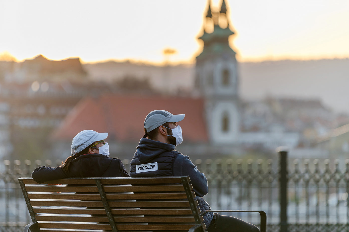 Padon ücsörgők a Covid idején #7188