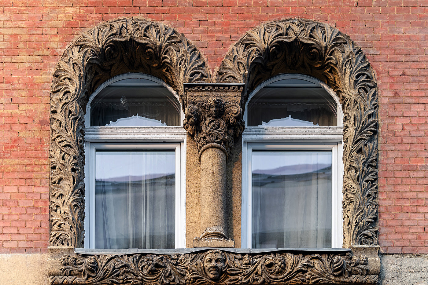 Klauzál Street 21. Ornate window #7213