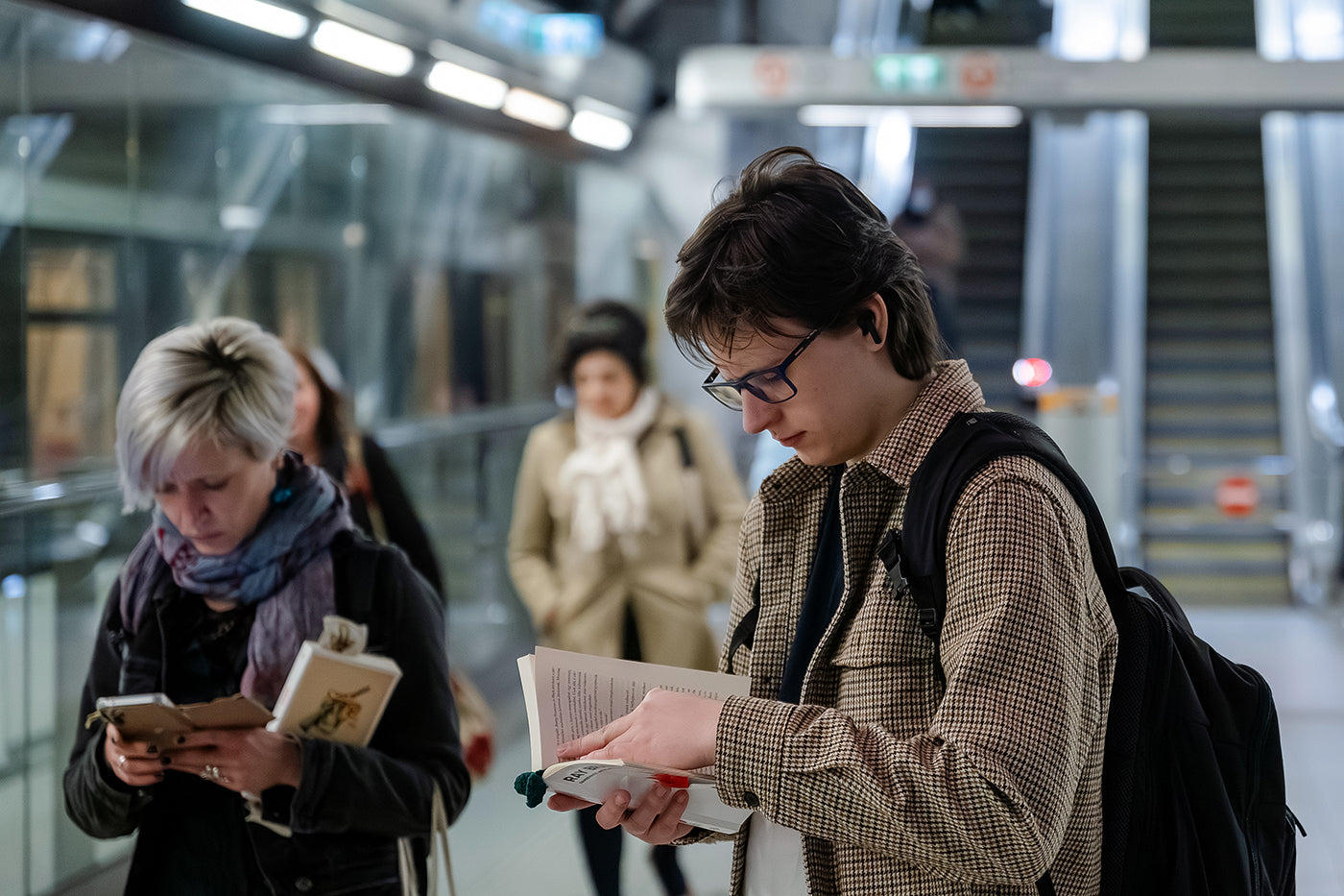 Life pictures from the 10-year-old metro line 4 #7476