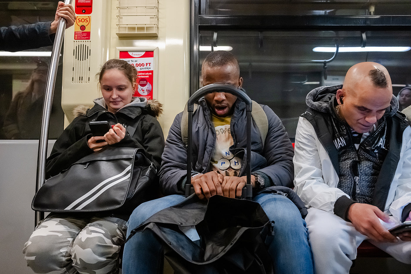 Életképek a 10 éves 4-es metróból #7489
