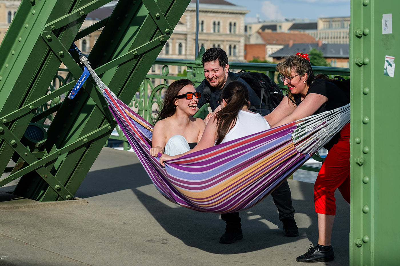 Picnic on Liberty Bridge #7928