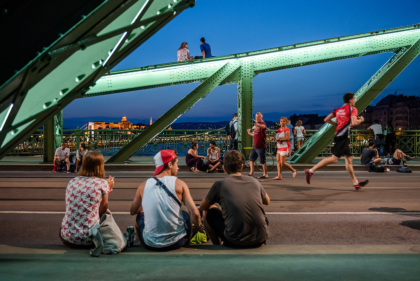 Picnic on Liberty Bridge #7955