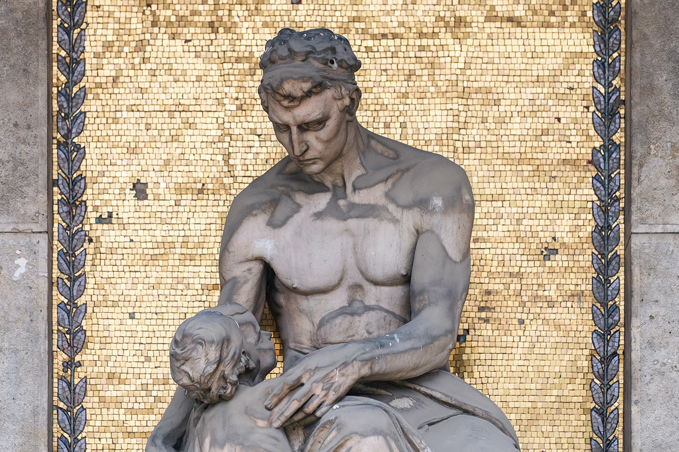 Statue in the Fiumei Street Cemetery #8468