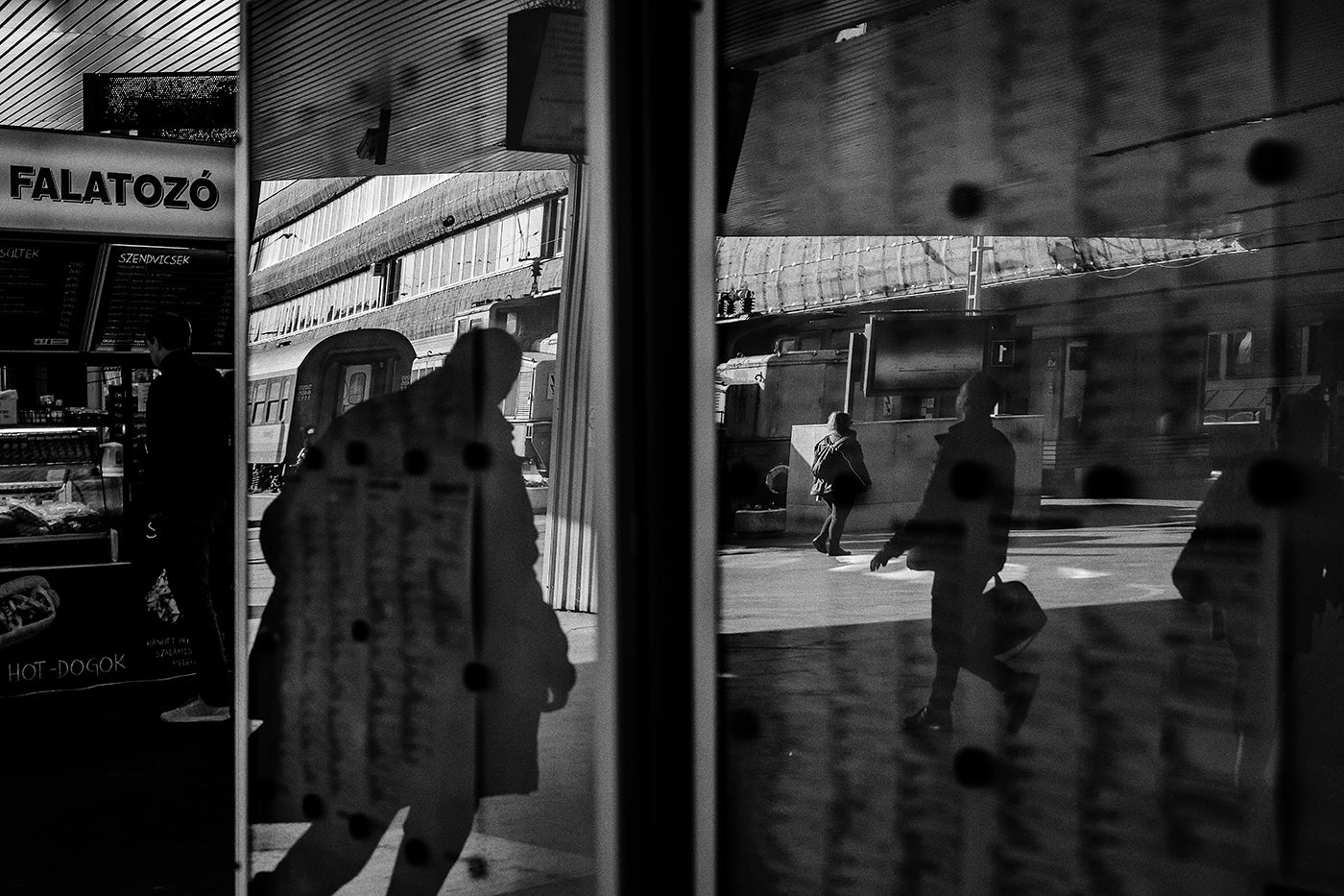 Life at the Southern Railway Station #8566