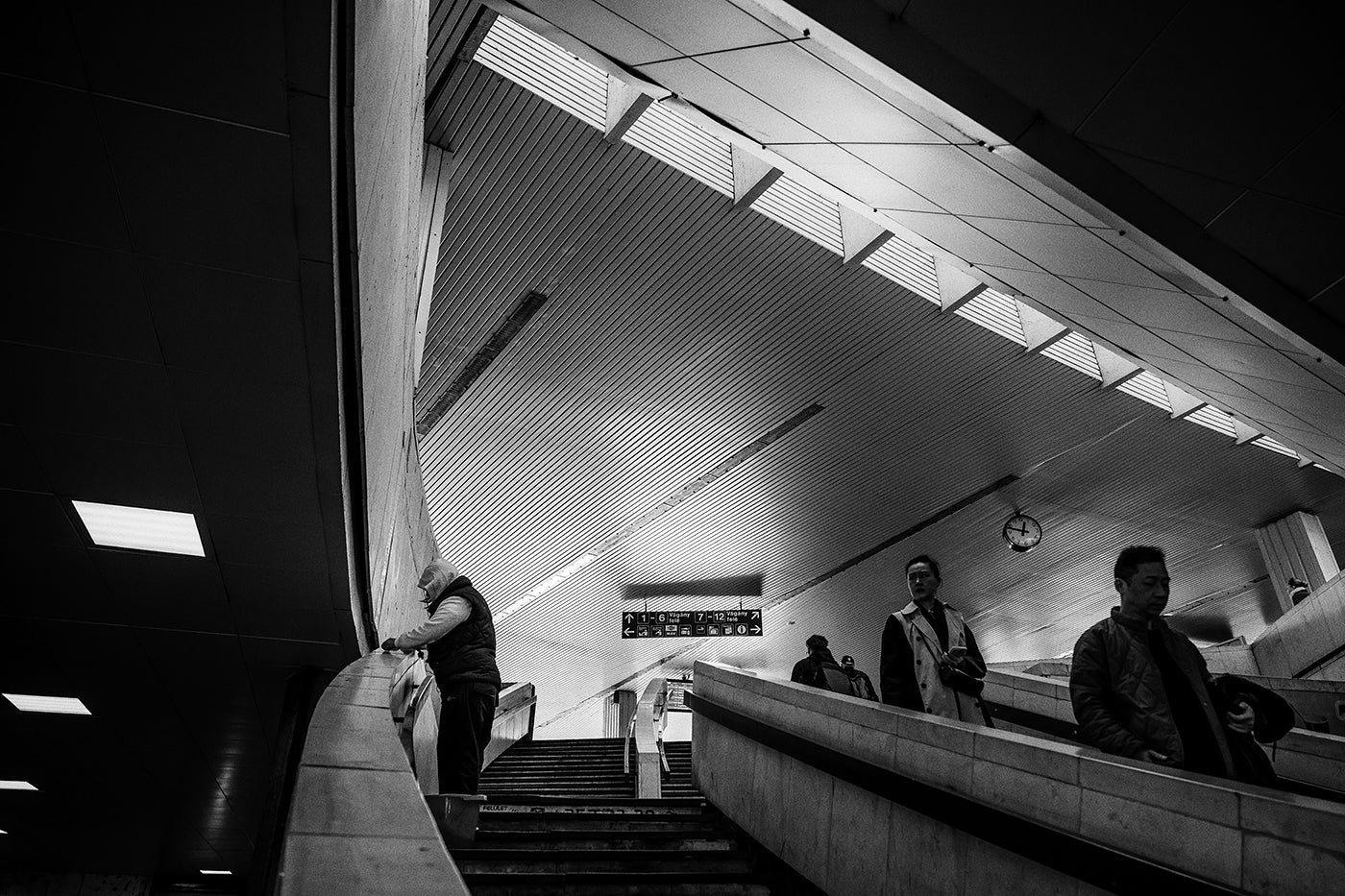 Life at the Southern Railway Station #8568