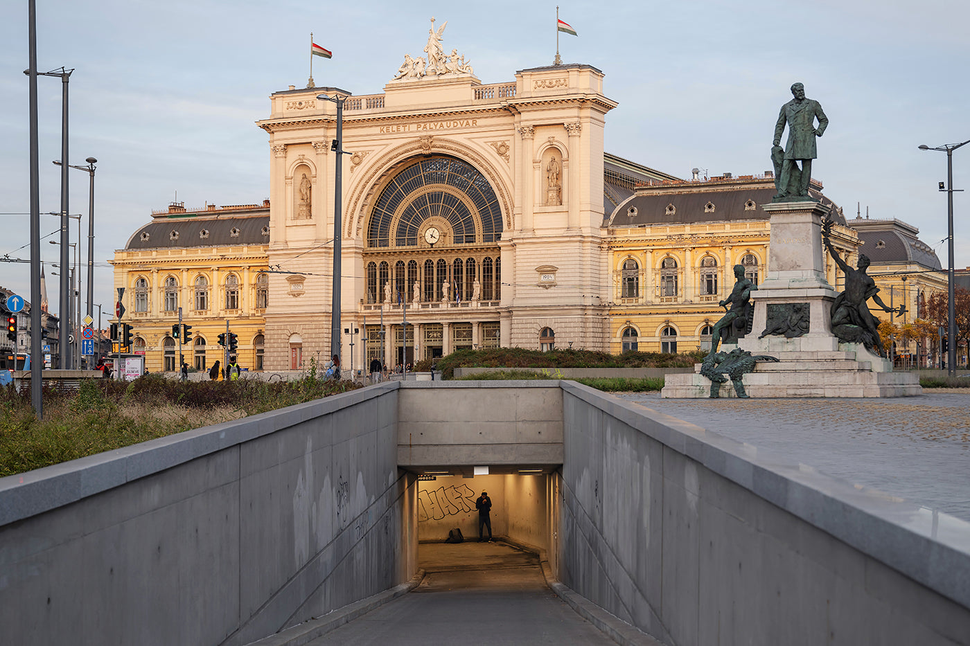 Eastern Railway Station from Baross Square #8778