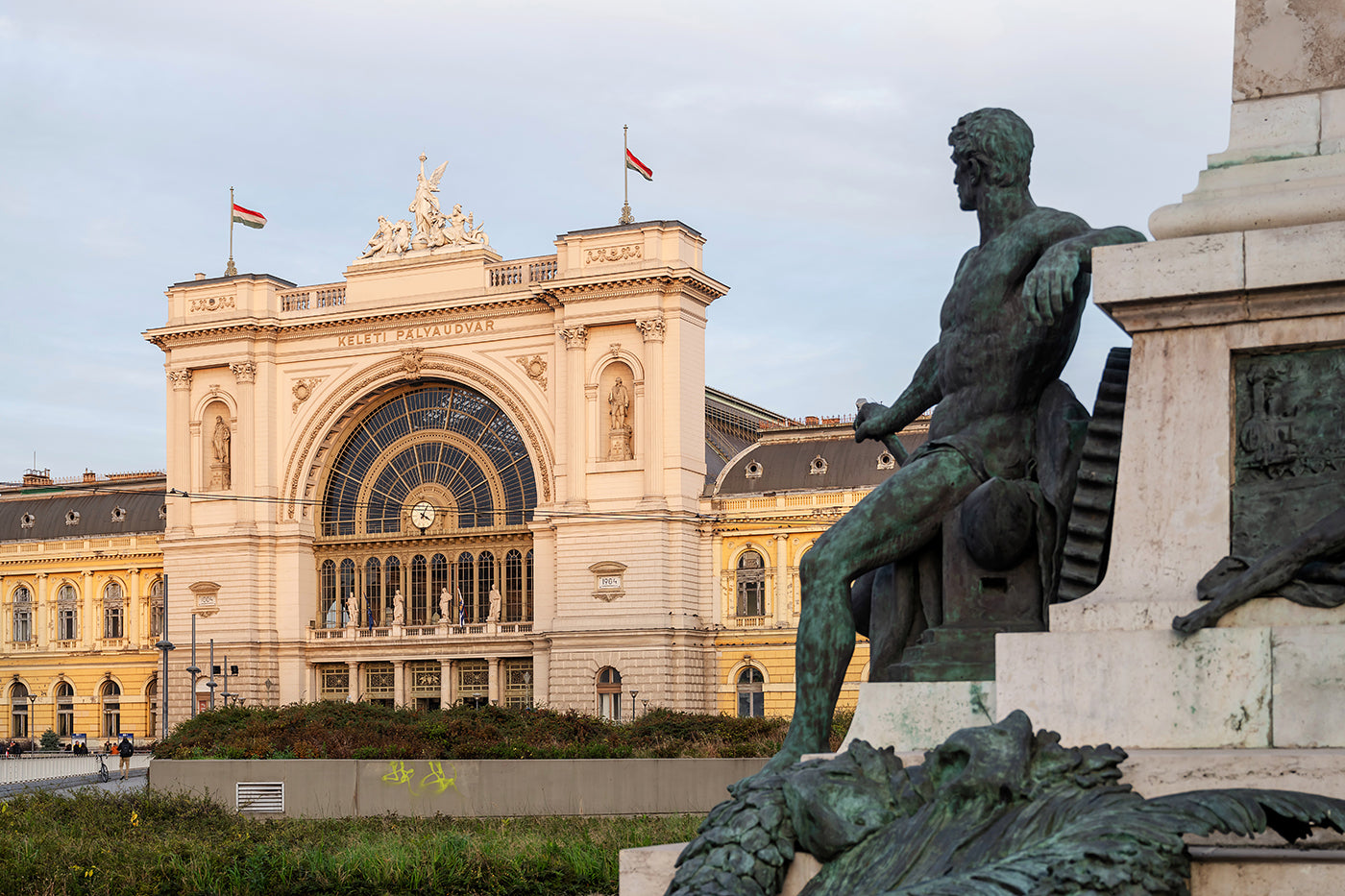 Eastern Railway Station from Baross Square #8779