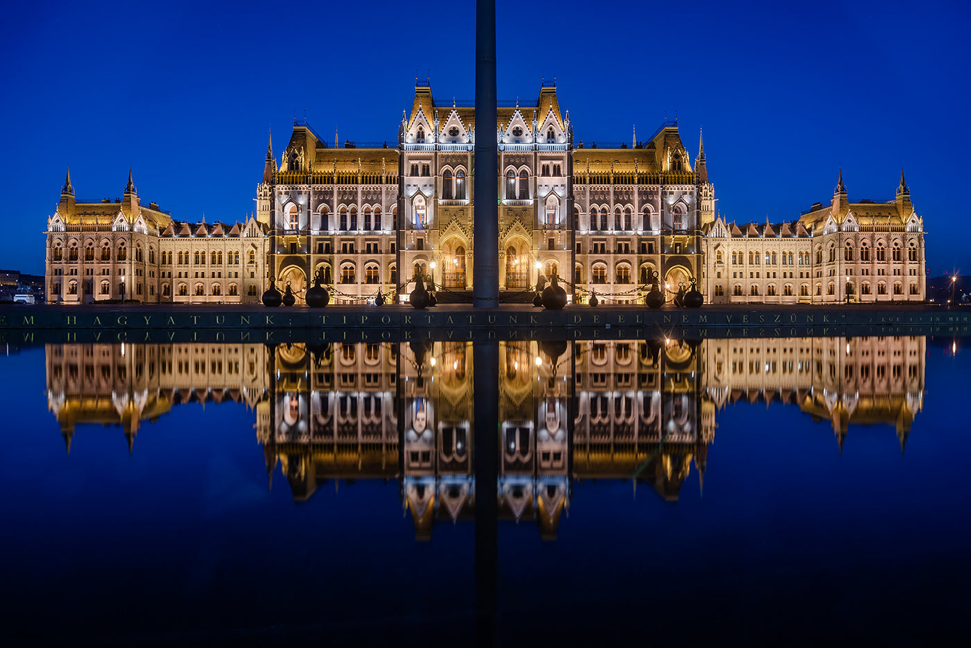 Parlament a Kossuth térről #8875