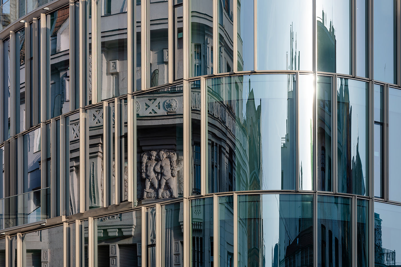 Servita square reflection #9071