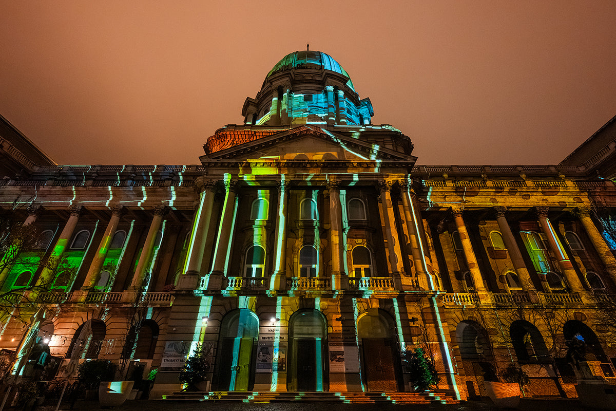 Christmas light painting on the facade of Buda Castle #9197